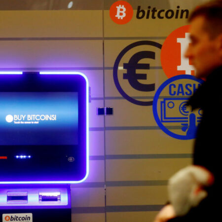 Group to urge Microsoft to add bitcoin to its balance sheet By Investing.com