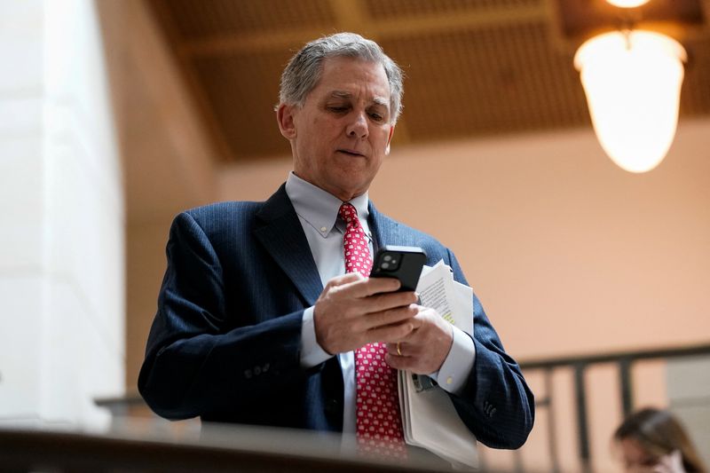 © Reuters. U.S. Representative French Hill (R-AR) walks to a House Permanent Select Committee on Intelligence meeting on Capitol Hill in Washington, U.S., February 7, 2023. REUTERS/Elizabeth Frantz/File Photo