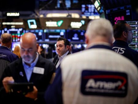 US stocks mostly close higher ahead of jobs data; Fed’s Barr to resign early By Investing.com