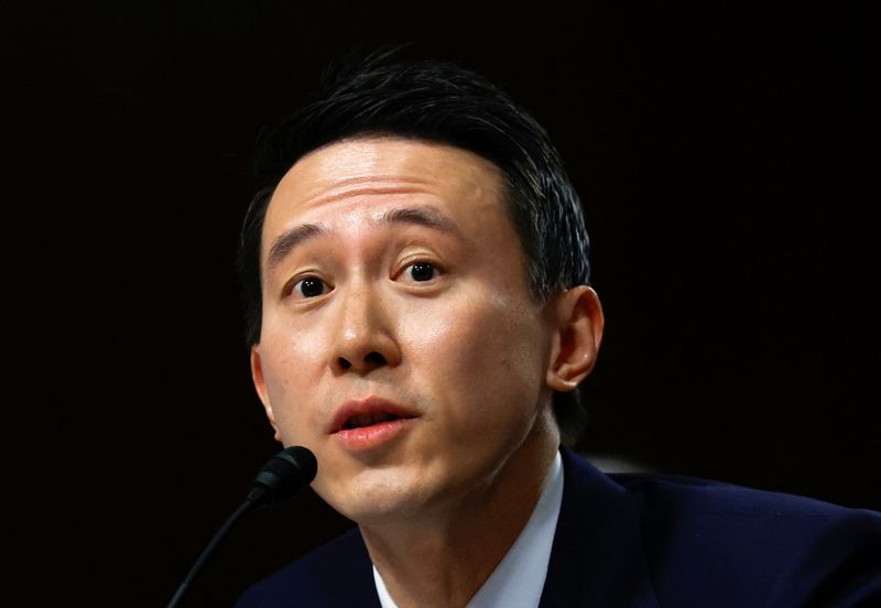 © Reuters. FILE PHOTO: TikTok's CEO Shou Zi Chew testifies during the Senate Judiciary Committee hearing on online child sexual exploitation at the U.S. Capitol in Washington, U.S., January 31, 2024. REUTERS/Evelyn Hockstein/File Photo