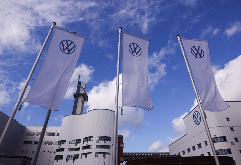 © Reuters. FILE PHOTO: A view of the plant of German carmaker Volkswagen in Osnabrueck, Germany October 7, 2024. REUTERS/Thilo Schmuelgen/File Photo